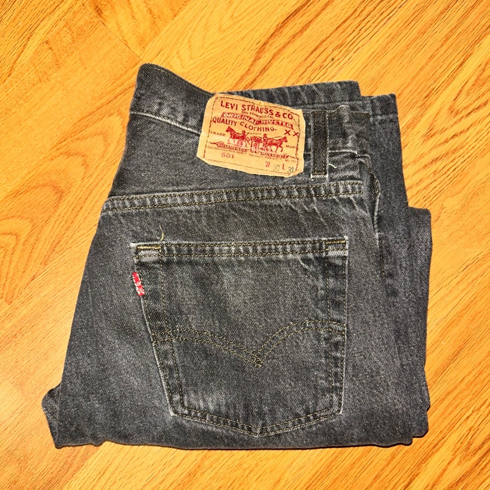 Vintage 90s Levi 501 - faded black 🔥
